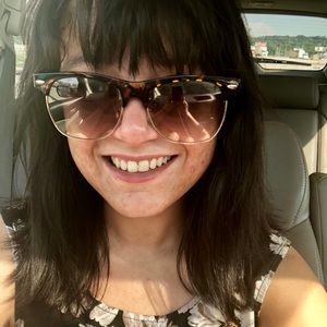 Meet your Posher, Ashley